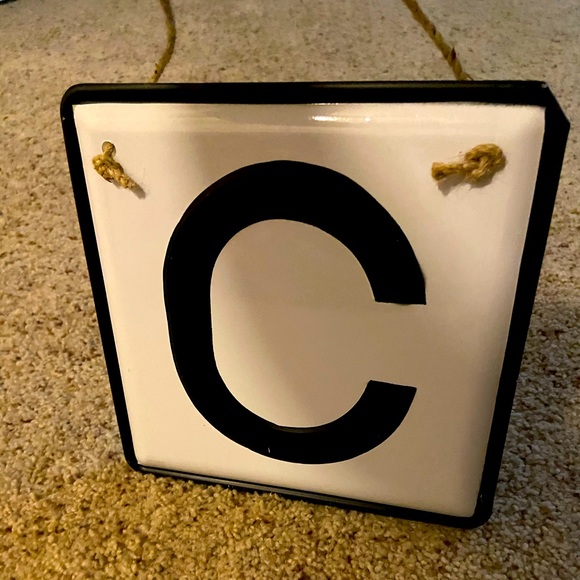 NWT🏷🖤🤍Metal Monogram “C” Hanging Decor - Picture 6 of 6